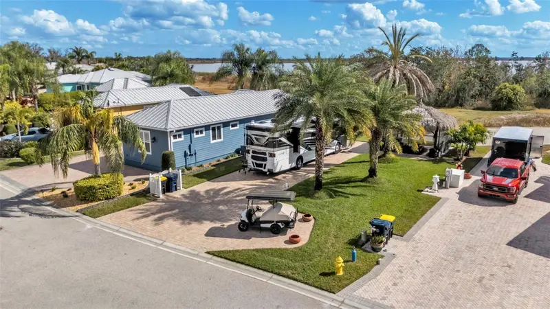3268 Fish Hawk Dr, FL