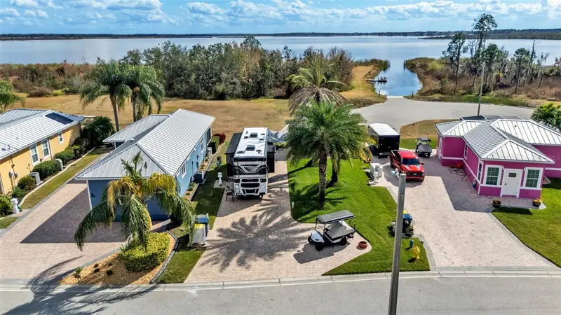 3268 Fish Hawk Dr, FL