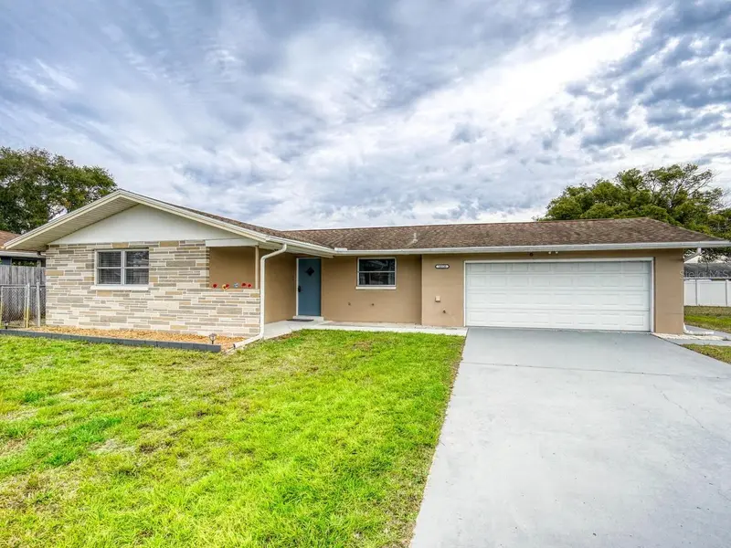 10320 Honeysuckle Ln, FL