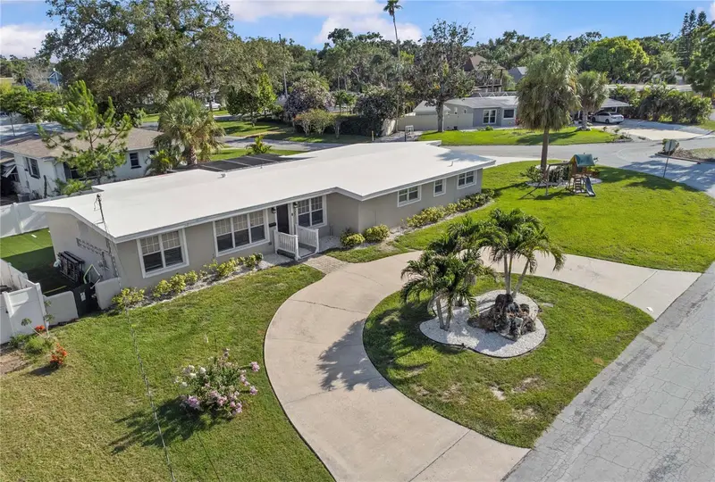 327 Sunny Ln, FL