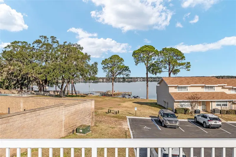 11001 Se Sunset Harbor Rd #D18, FL