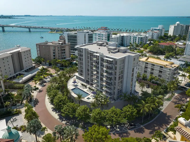 325 Golden Gate Pt #701, FL