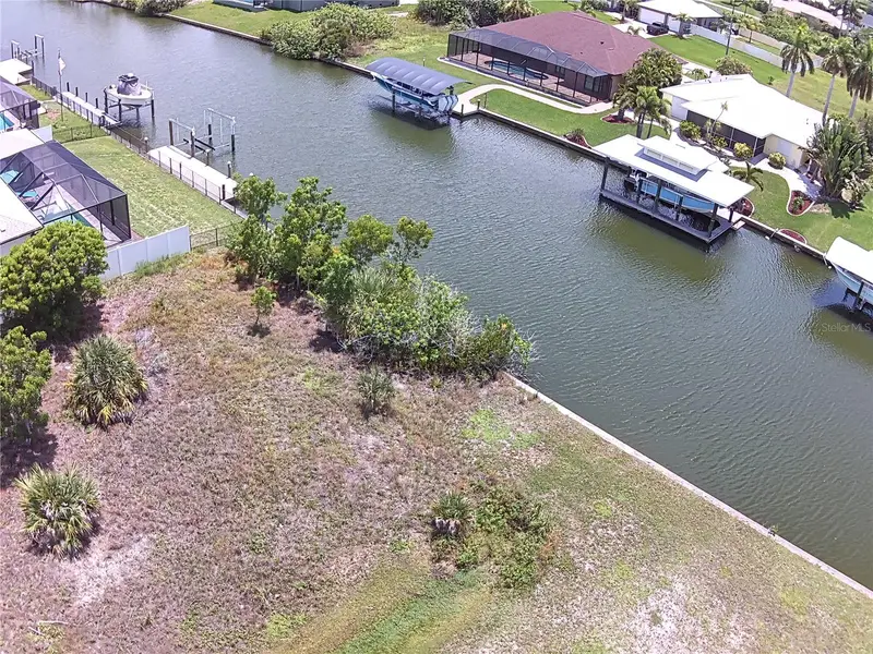 15674 Margo Cir, FL