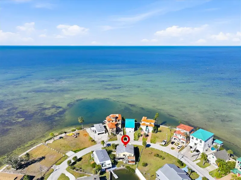 6420 Driftwood Dr, FL
