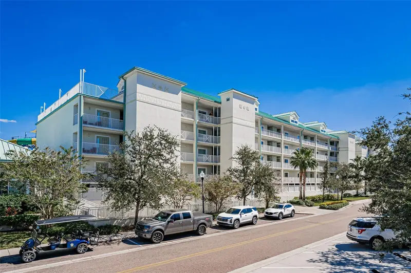 399 2nd St #215, FL