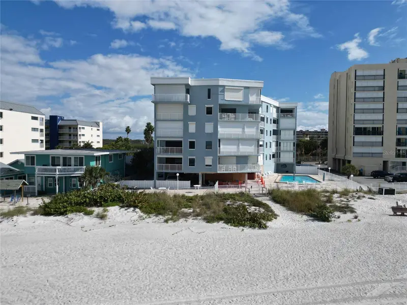 19500 Gulf Blvd #102, FL