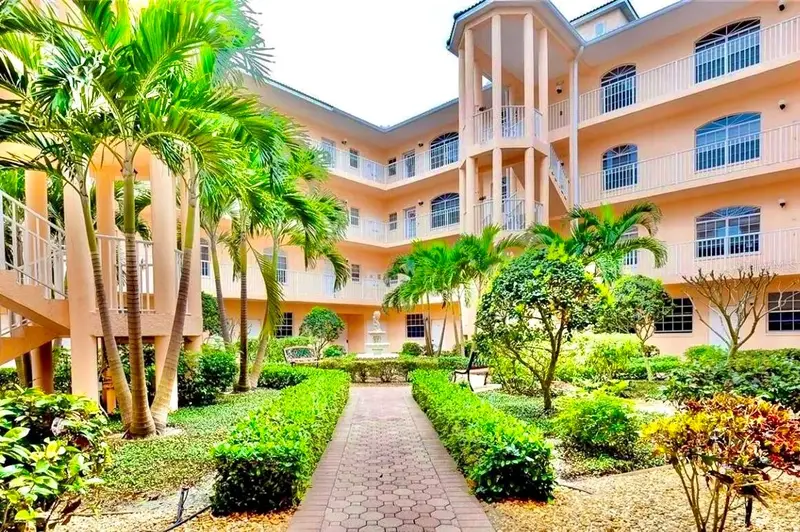 1305 Gondola Park Dr #1305, FL