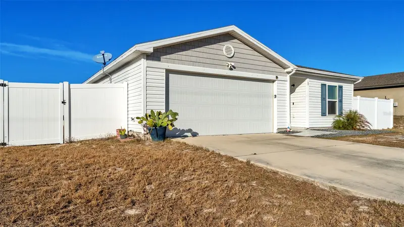 1 Redwood Ct, FL
