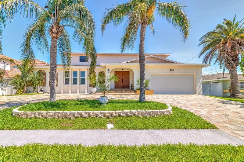 451 Palm Is Ne, FL