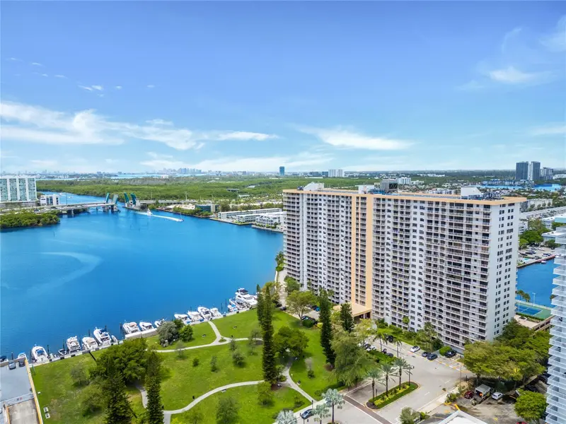 290 174 St #1006, FL