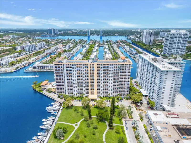 290 174 St #1006, FL