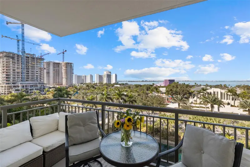 800 N Tamiami Trl #611, FL