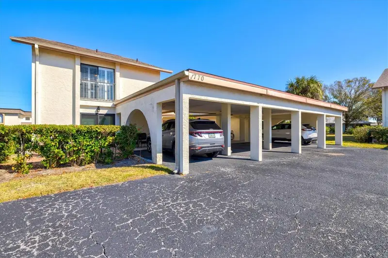 1770 Lake Pl #1770c, FL