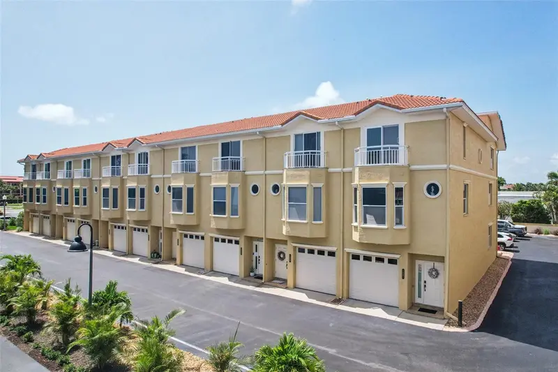 1061 Pinellas Bayway S, FL