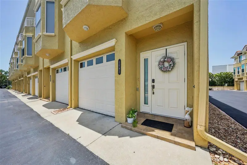 1061 Pinellas Bayway S, FL