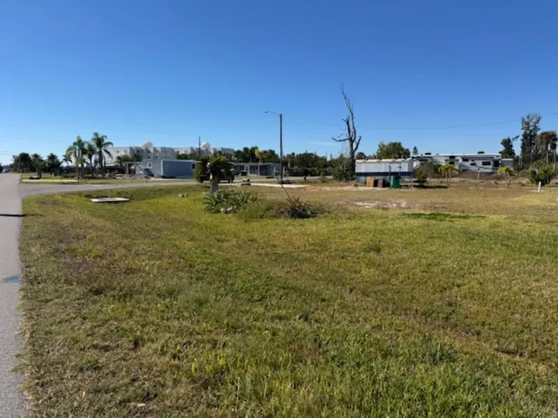 14482 Stephens Rd, FL