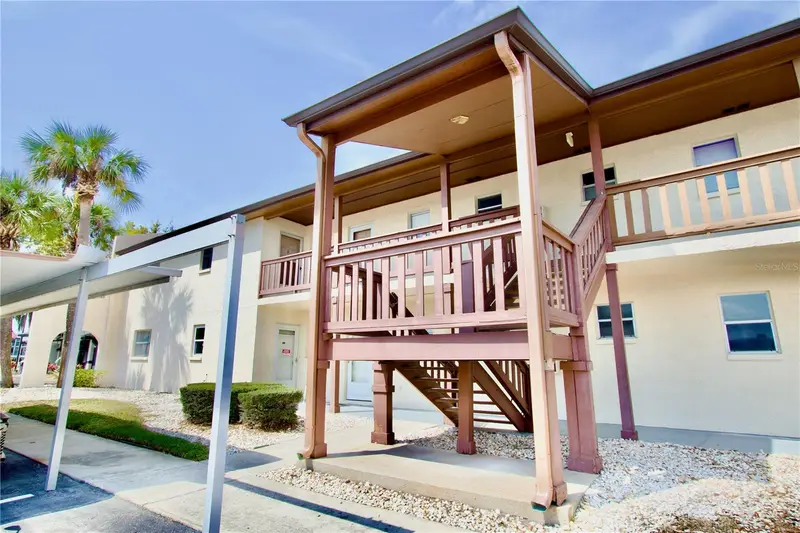 5135 Gemstone Dr #202, FL