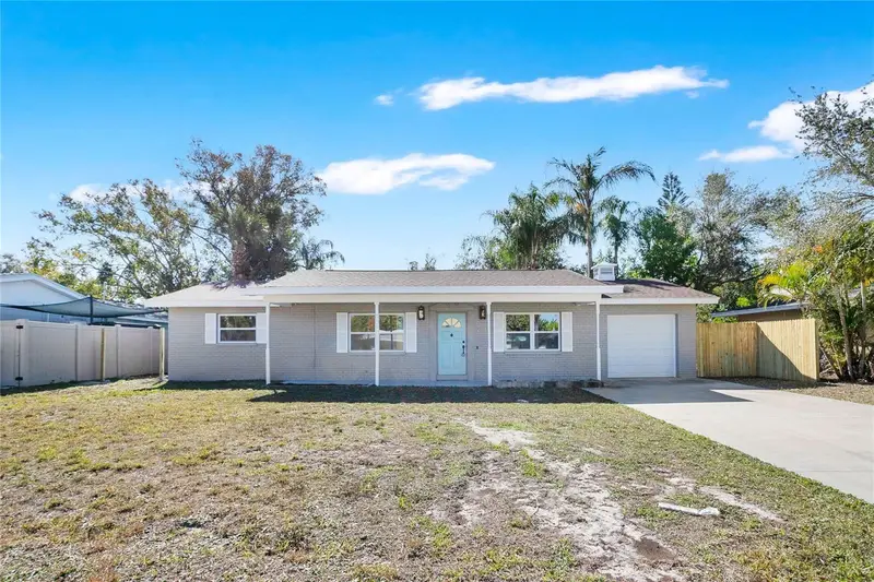 214 45th Ave Ne, FL