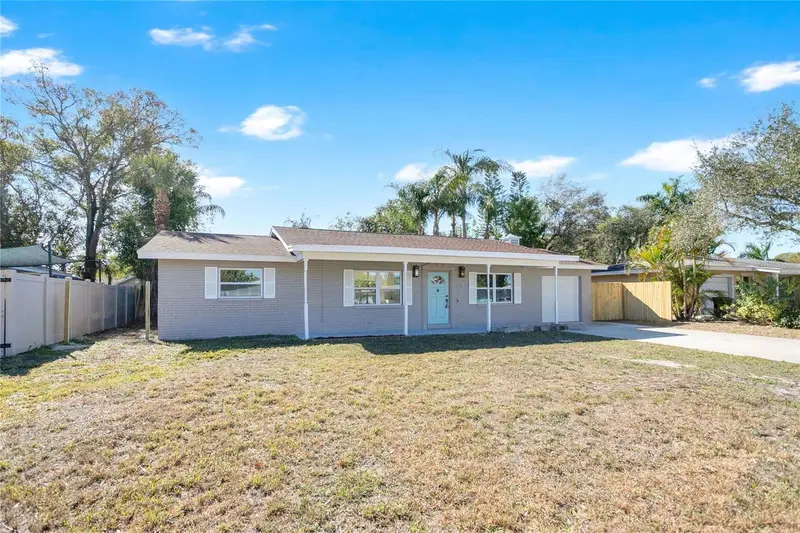 214 45th Ave Ne, FL