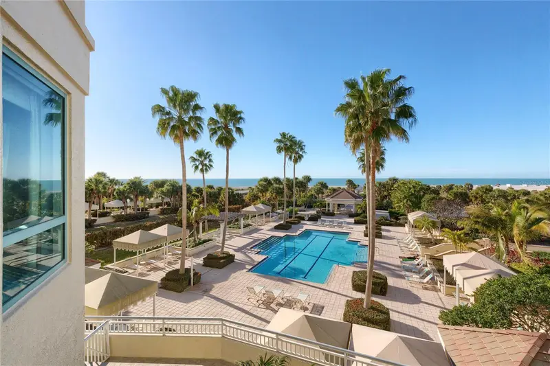 1180 Gulf Blvd #202, FL
