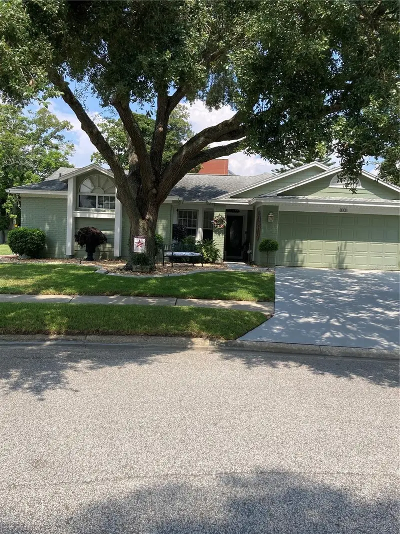 8101 Roxboro, FL