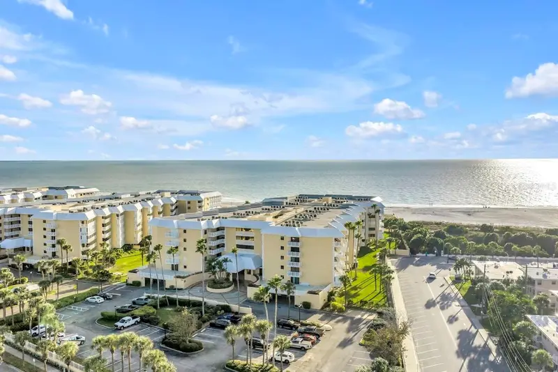 6600 Sunset Way #408, FL