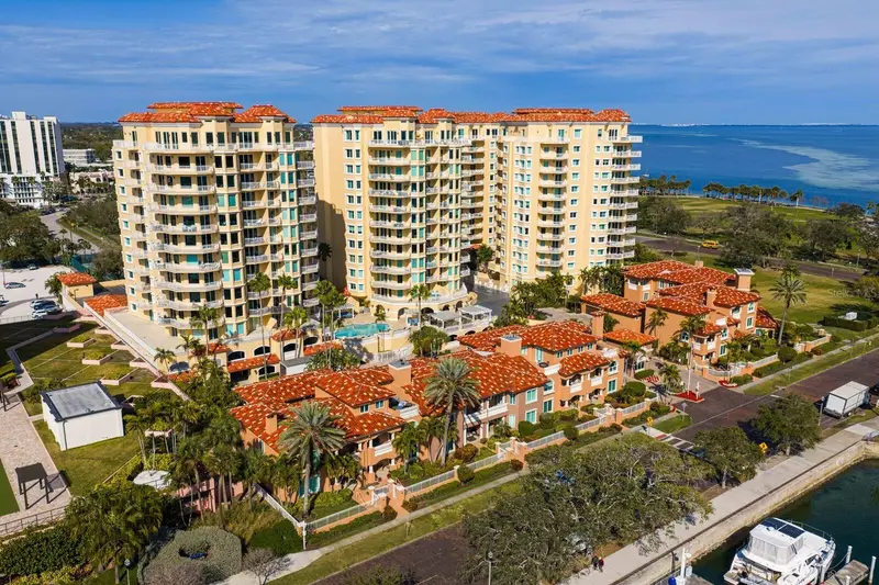 555 5th Ave Ne #Ph1, FL