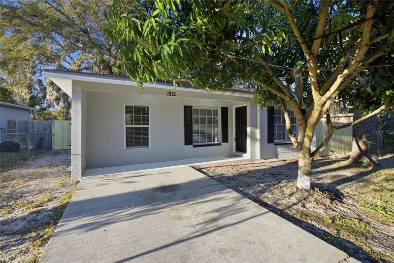 1812 E 99th Ave, FL
