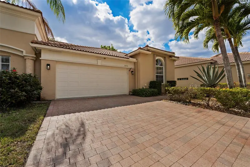 8400 Nicholls Point, FL