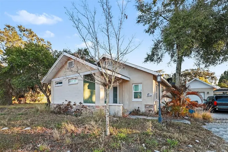 1054 State Road 60 E, FL