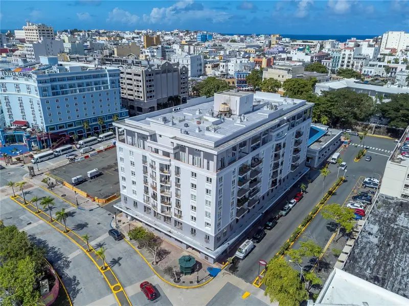 100 Reina De Castilla #308, PR