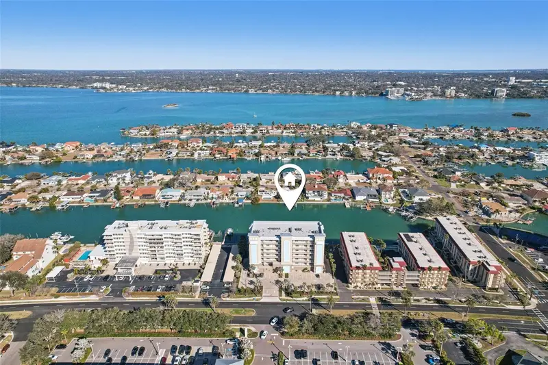 125 Island Way #404, FL
