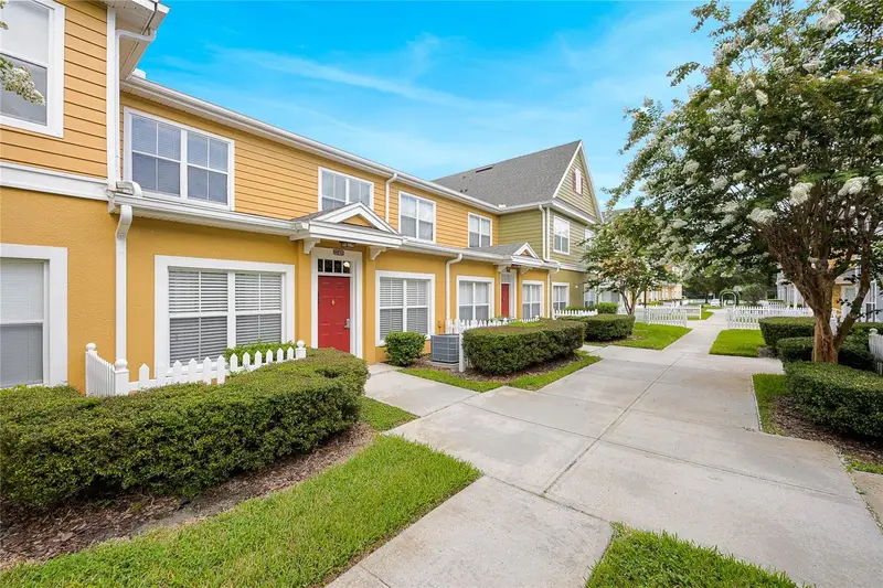 2624 Lodi Cir #12-105, FL