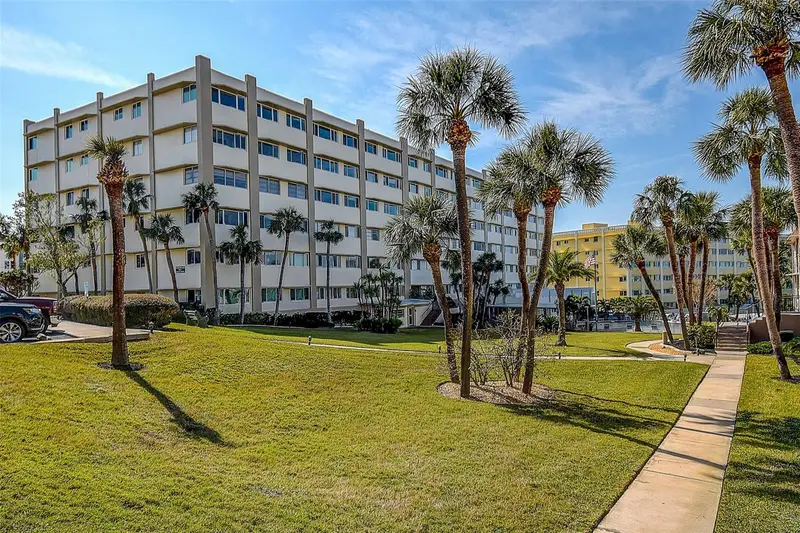 100 Bluff View Dr #514a, FL