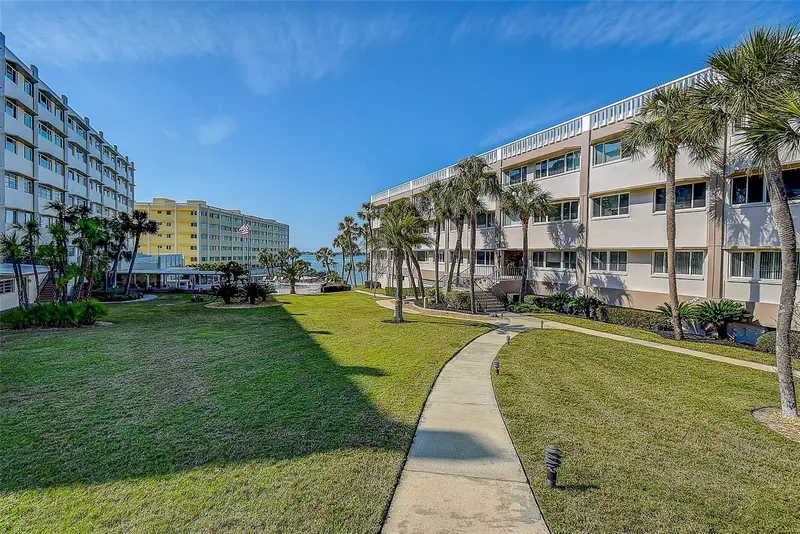 100 Bluff View Dr #514a, FL