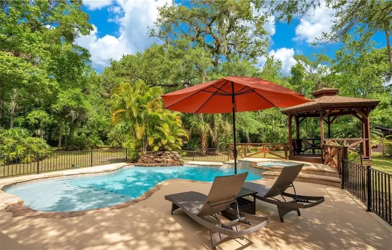 120 E Bahama Rd, FL