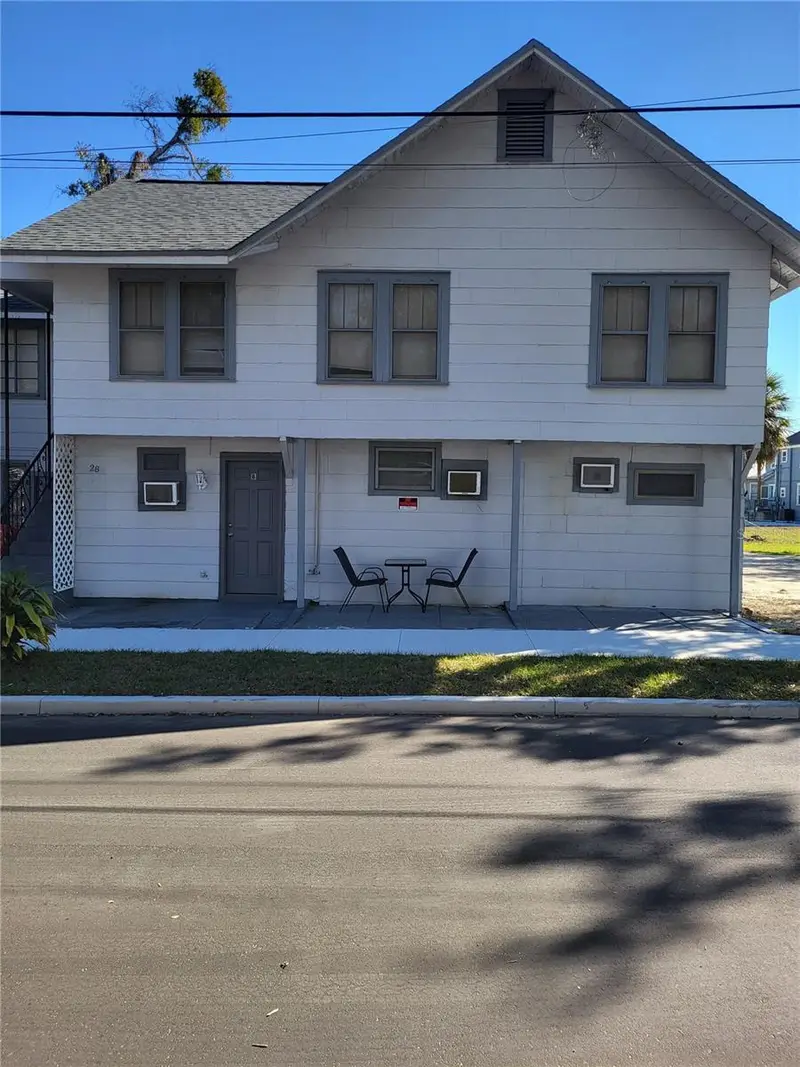28 N Grosse Ave #C, FL