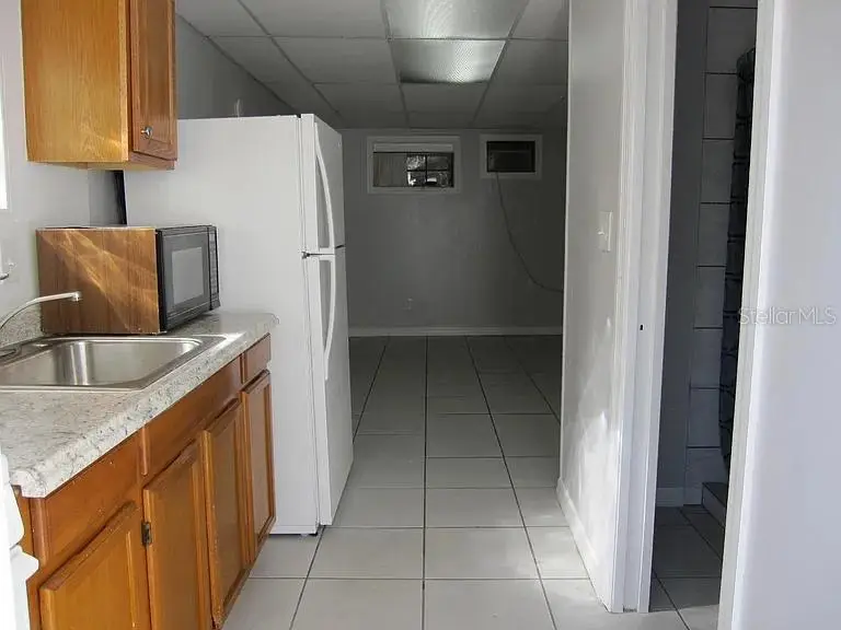 28 N Grosse Ave #C, FL