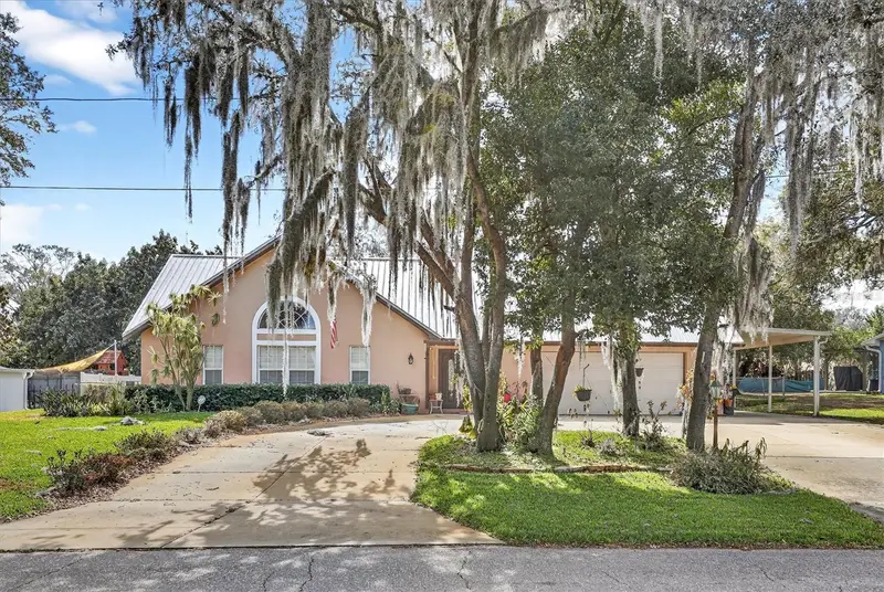 2725 W Charing Rd, FL