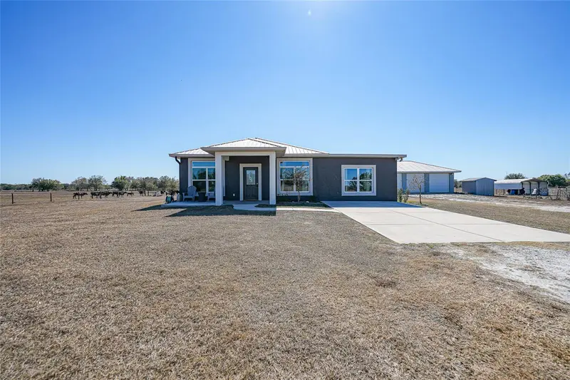 2481 Ne Faye Ter, FL