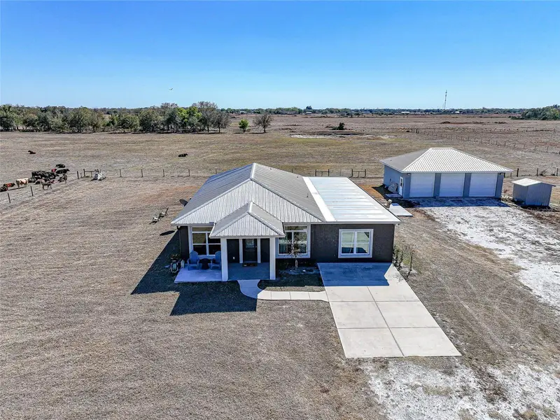 2481 Ne Faye Ter, FL