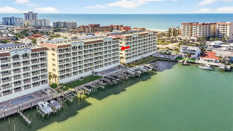 17717 Gulf Blvd #401, FL