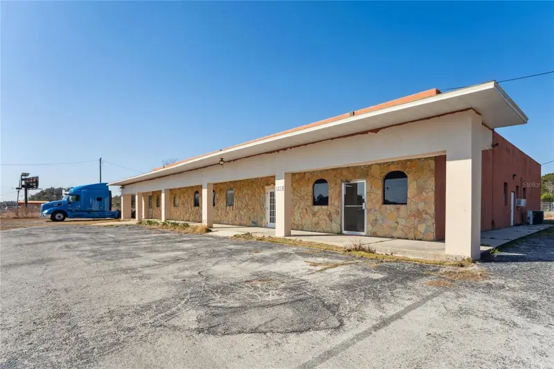5273 Treiman Blvd, FL