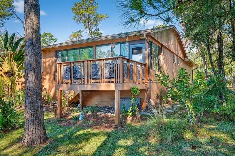 33 Lakepoint Cir, FL