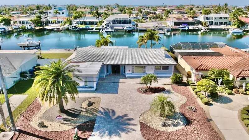 5339 Bowline Bnd, FL
