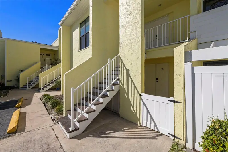 1 Windrush Blvd #19, FL
