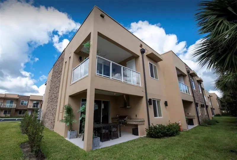 3229 Brasilia Ave, FL