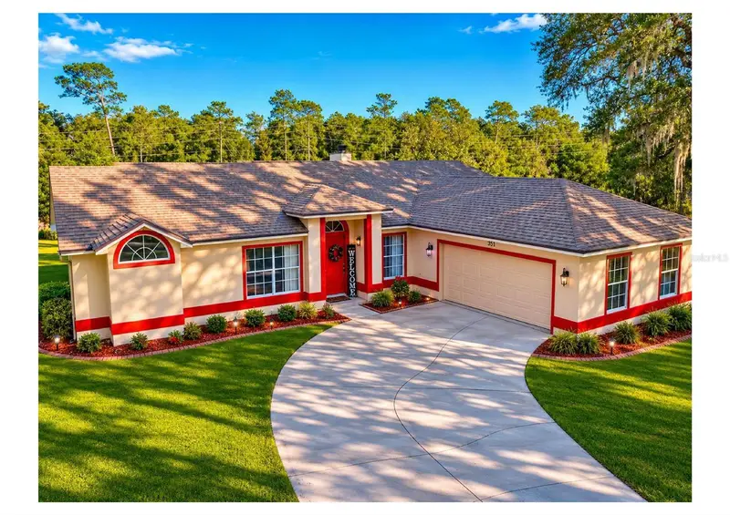 330 Bonnie Ln, FL