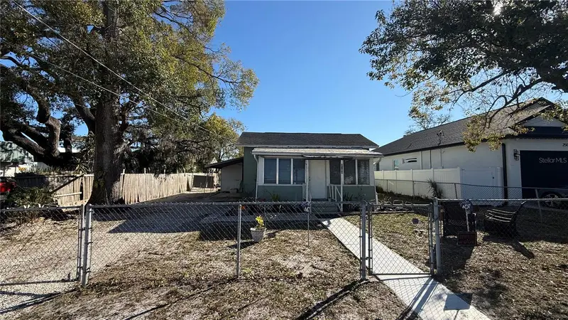 2504 W South Ave, FL