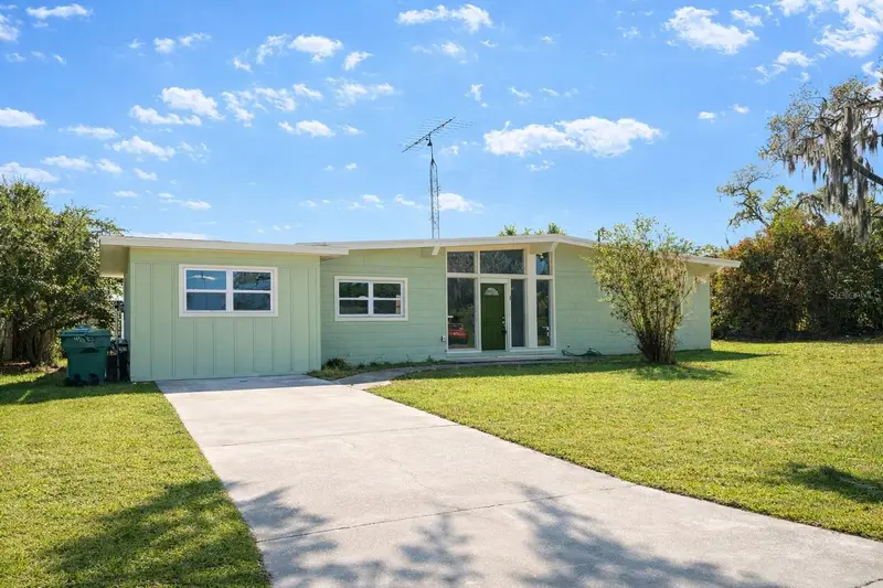 725 Scenic St, FL